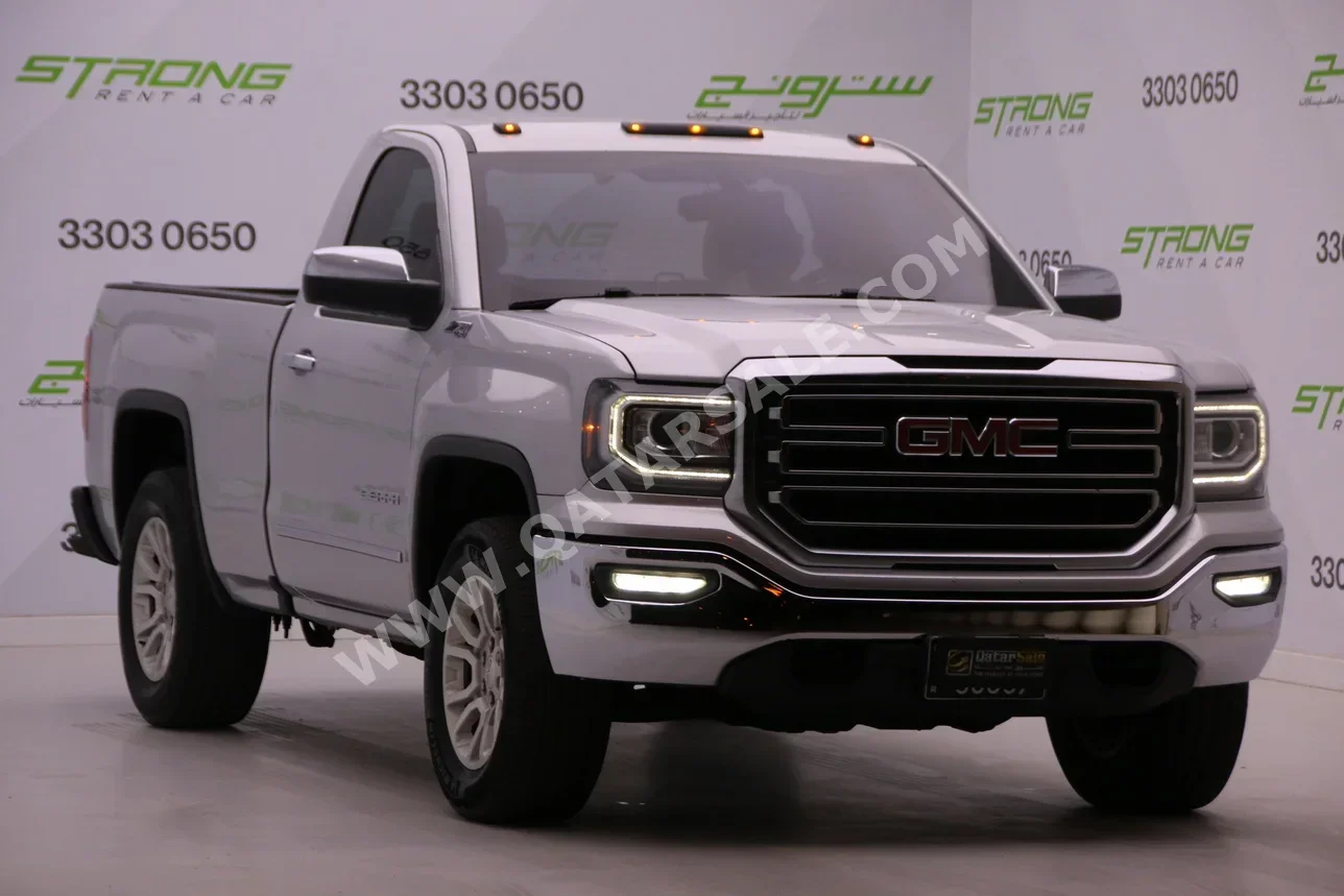 GMC  Sierra  1500  2018  Automatic  207,000 Km  8 Cylinder  Four Wheel Drive (4WD)  Pick Up  Gray