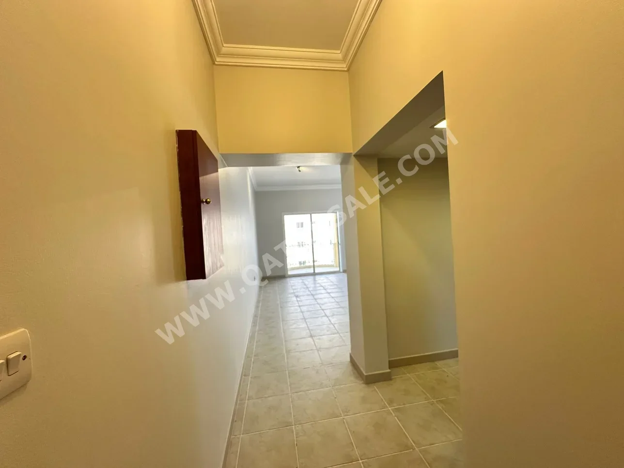 2 Bedrooms  Apartment  For Rent  in Doha -  Fereej Bin Mahmoud  Not Furnished