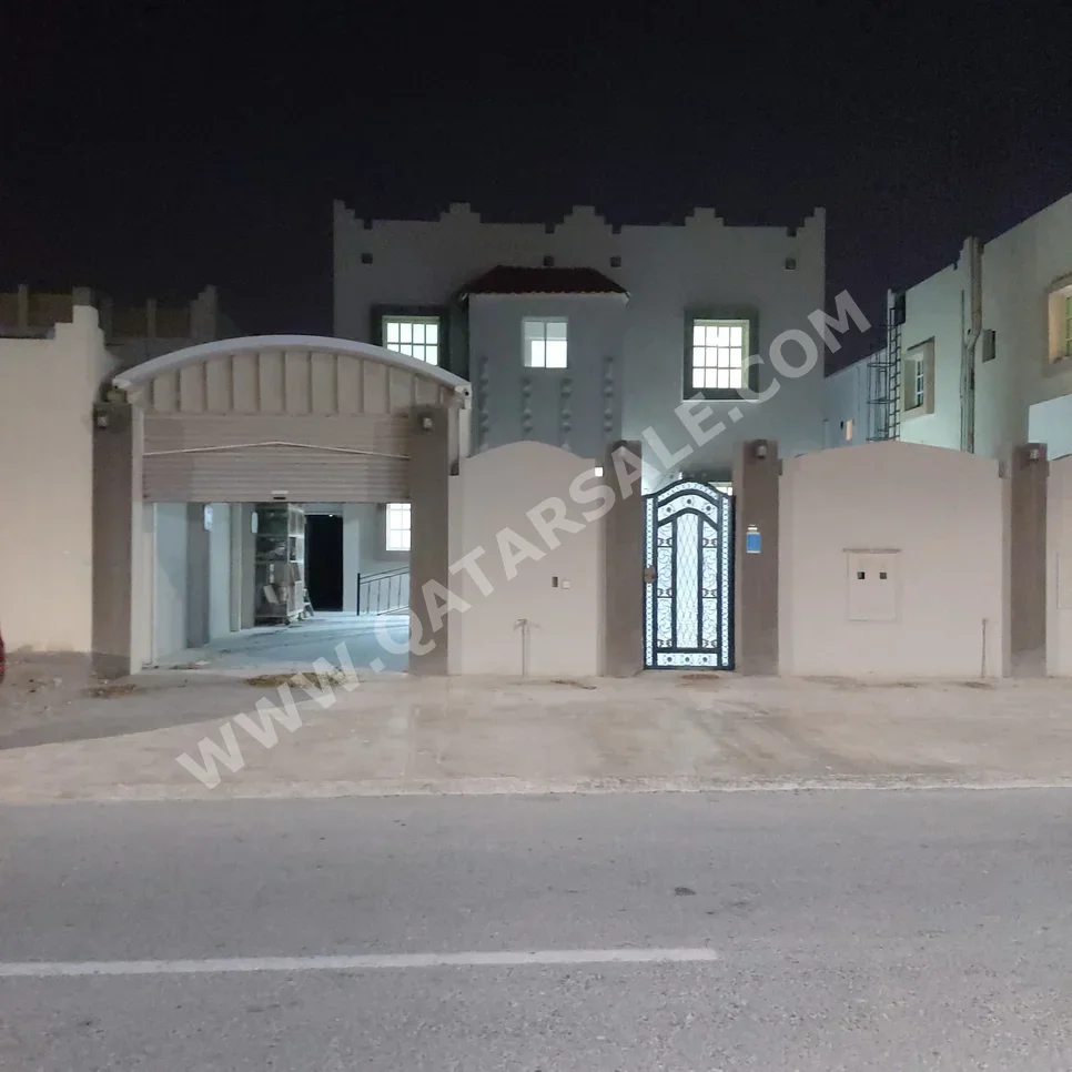 Family Residential  - Not Furnished  - Al Khor  - Al Khor  - 5 Bedrooms