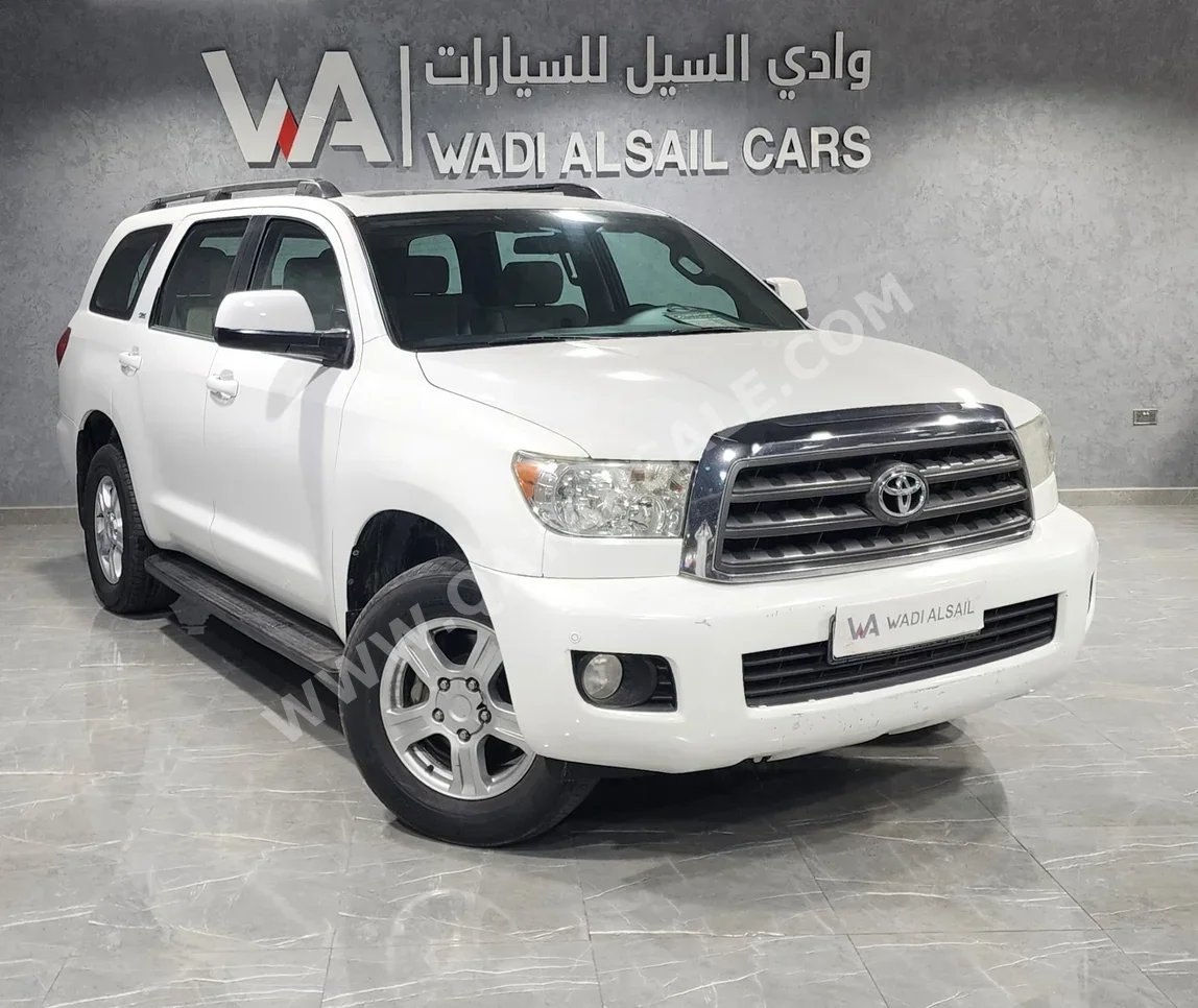 Toyota  Sequoia  2012  Automatic  404,000 Km  8 Cylinder  Four Wheel Drive (4WD)  SUV  White