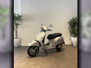 Vespa  Supertech 300 -  2024 - Color Silver -  Warranty