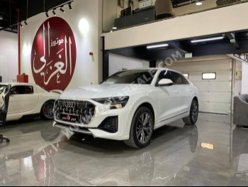اودي  كيو 8  TFSI Quattro  2024  اوتوماتيك  4,000 كم  6 سلندر  دفع رباعي  اس يو في  أبيض  تحت الضمان
