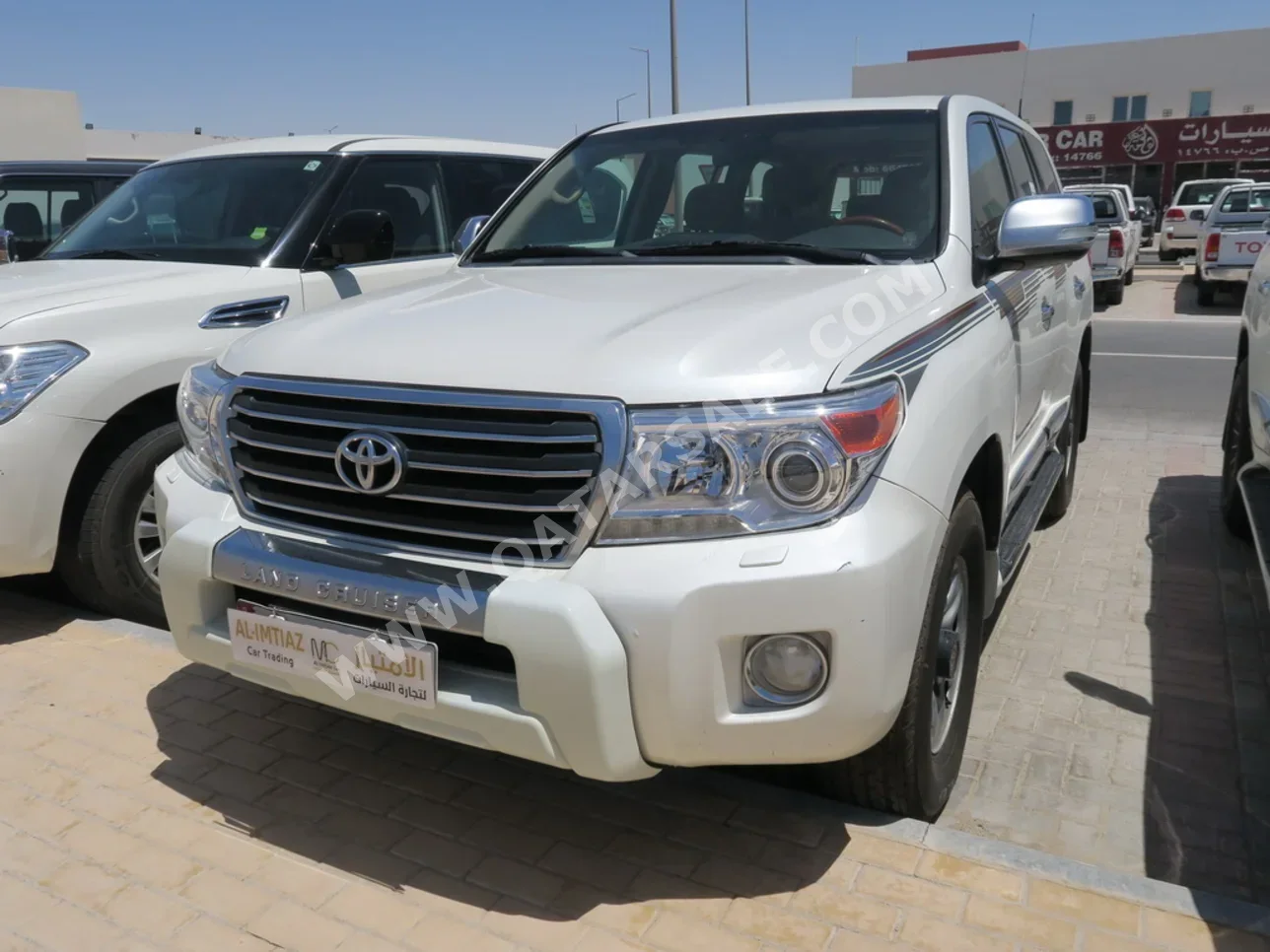 Toyota  Land Cruiser  GXR  2013  Automatic  314,000 Km  8 Cylinder  Four Wheel Drive (4WD)  SUV  White