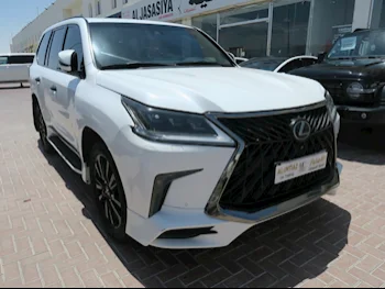 Lexus  LX  570  2016  Automatic  235,000 Km  8 Cylinder  Four Wheel Drive (4WD)  SUV  White