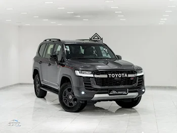 Toyota  Land Cruiser  GR Sport Twin Turbo  2022  Automatic  98,500 Km  6 Cylinder  Four Wheel Drive (4WD)  SUV  Gray  With Warranty
