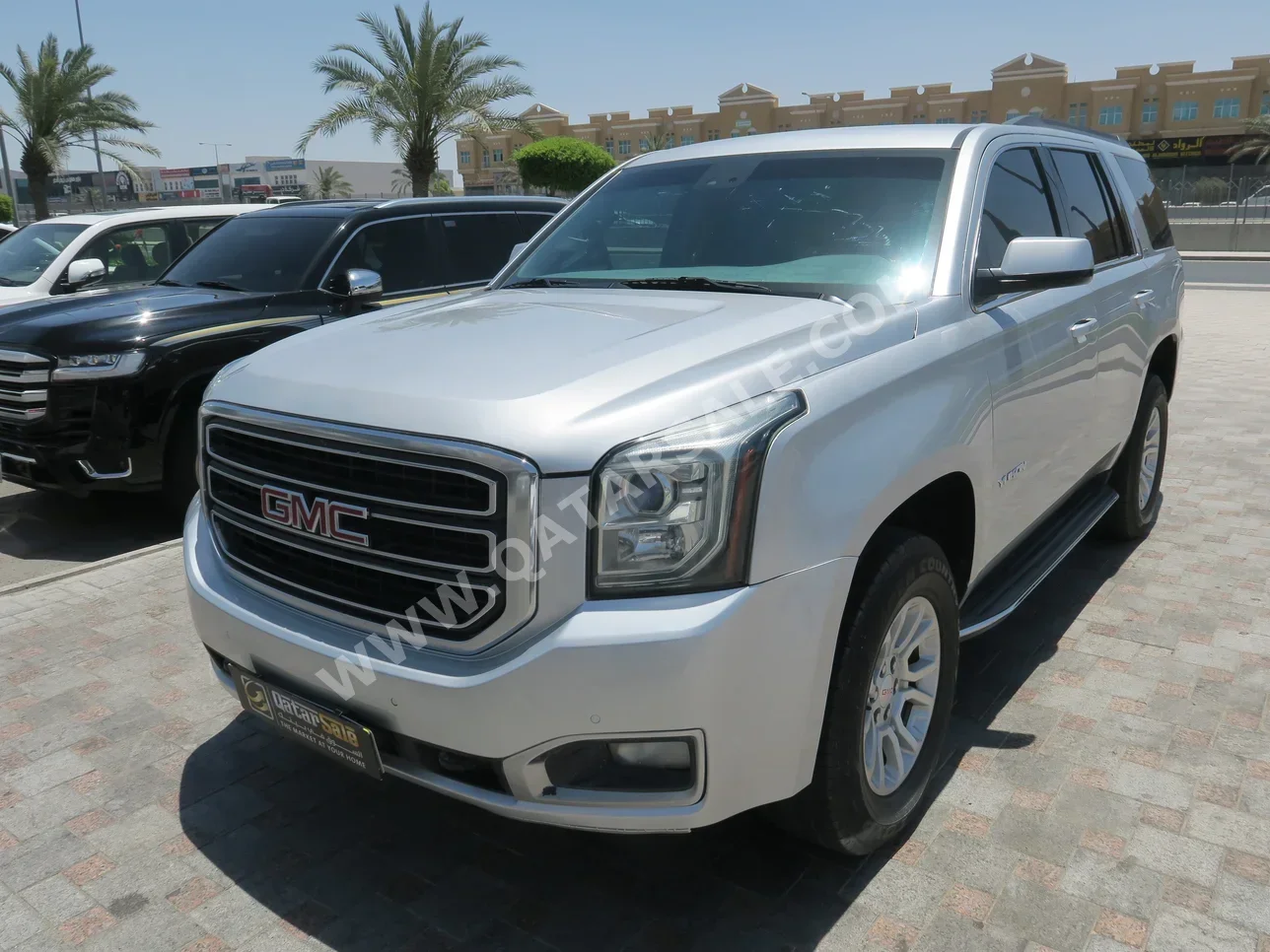 GMC  Yukon  2015  Automatic  108,000 Km  8 Cylinder  Four Wheel Drive (4WD)  SUV  Silver