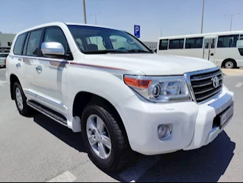 Toyota  Land Cruiser  GXR  2014  Automatic  449,000 Km  8 Cylinder  Four Wheel Drive (4WD)  SUV  White