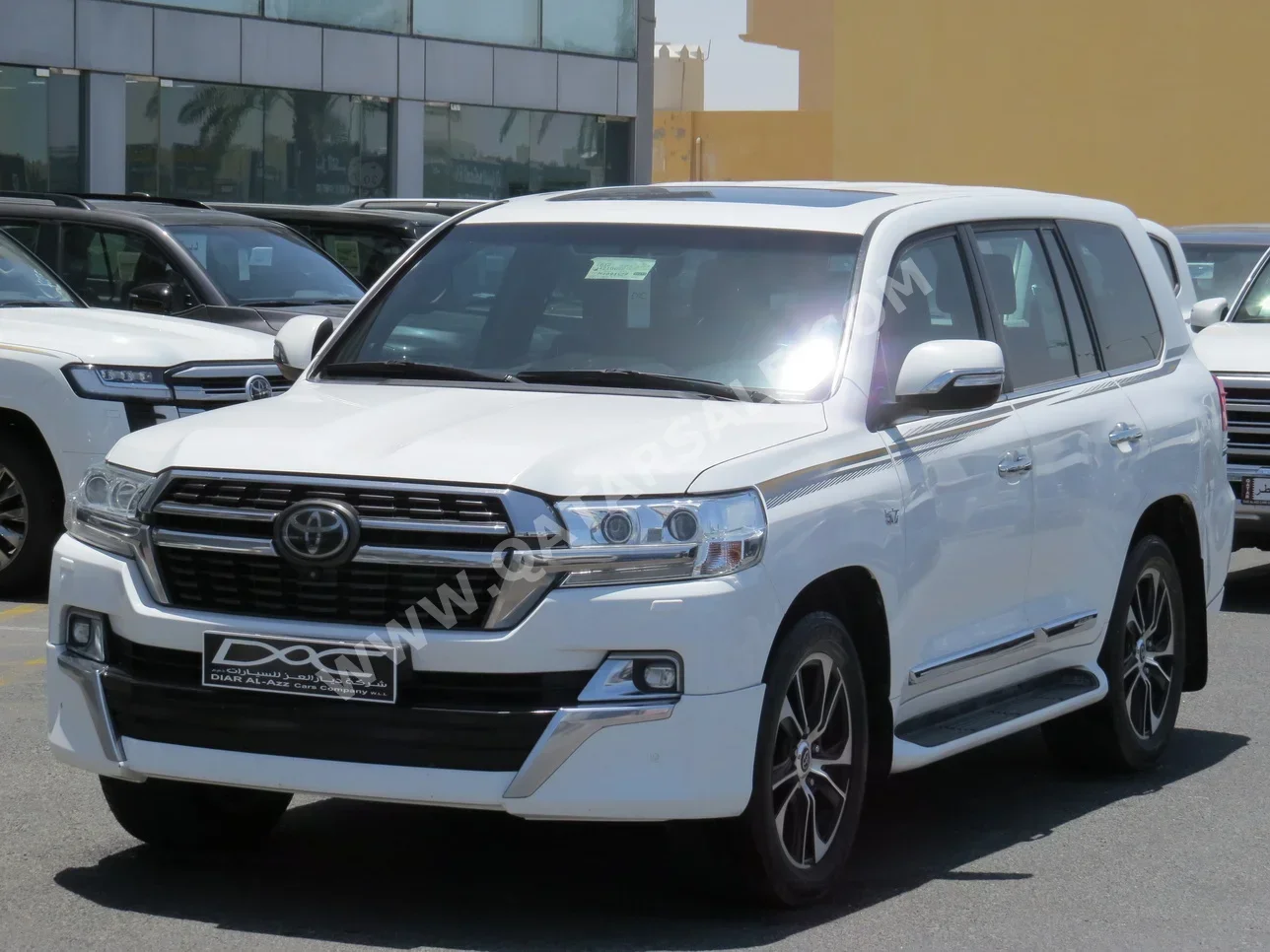 Toyota  Land Cruiser  VXR  2021  Automatic  133,000 Km  8 Cylinder  Four Wheel Drive (4WD)  SUV  White