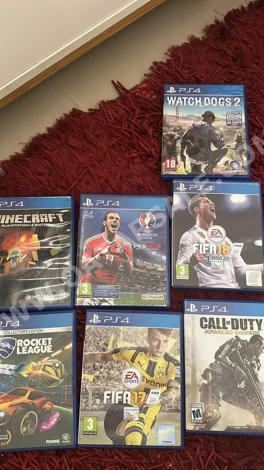 Video Games Consoles - Sony  - PlayStation 4  - 10 GB