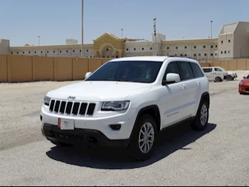 Jeep  Grand Cherokee  Laredo  2016  Automatic  90,000 Km  6 Cylinder  Four Wheel Drive (4WD)  SUV  White