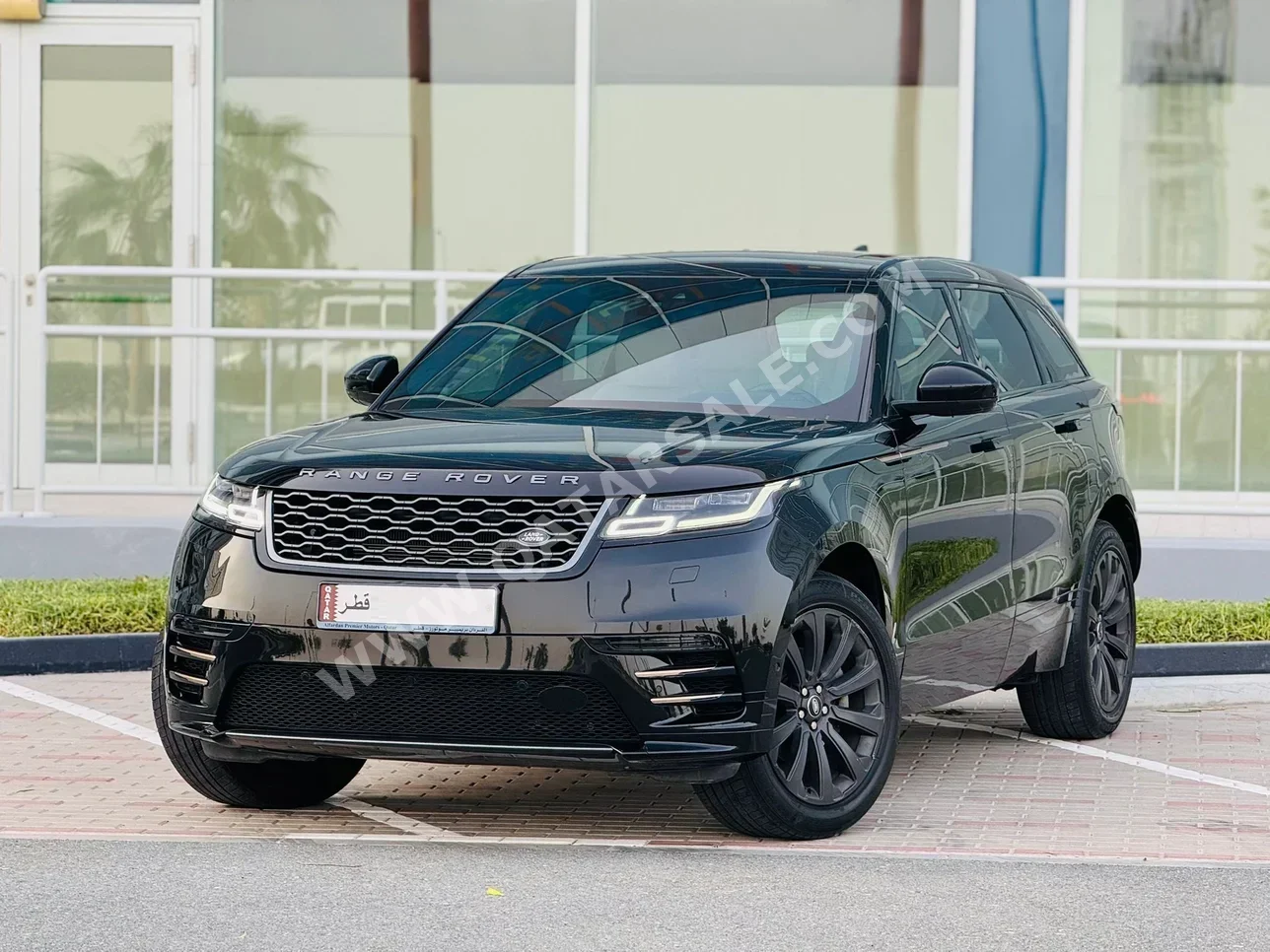 Land Rover  Range Rover  Velar  2020  Automatic  89,000 Km  4 Cylinder  Four Wheel Drive (4WD)  SUV  Black