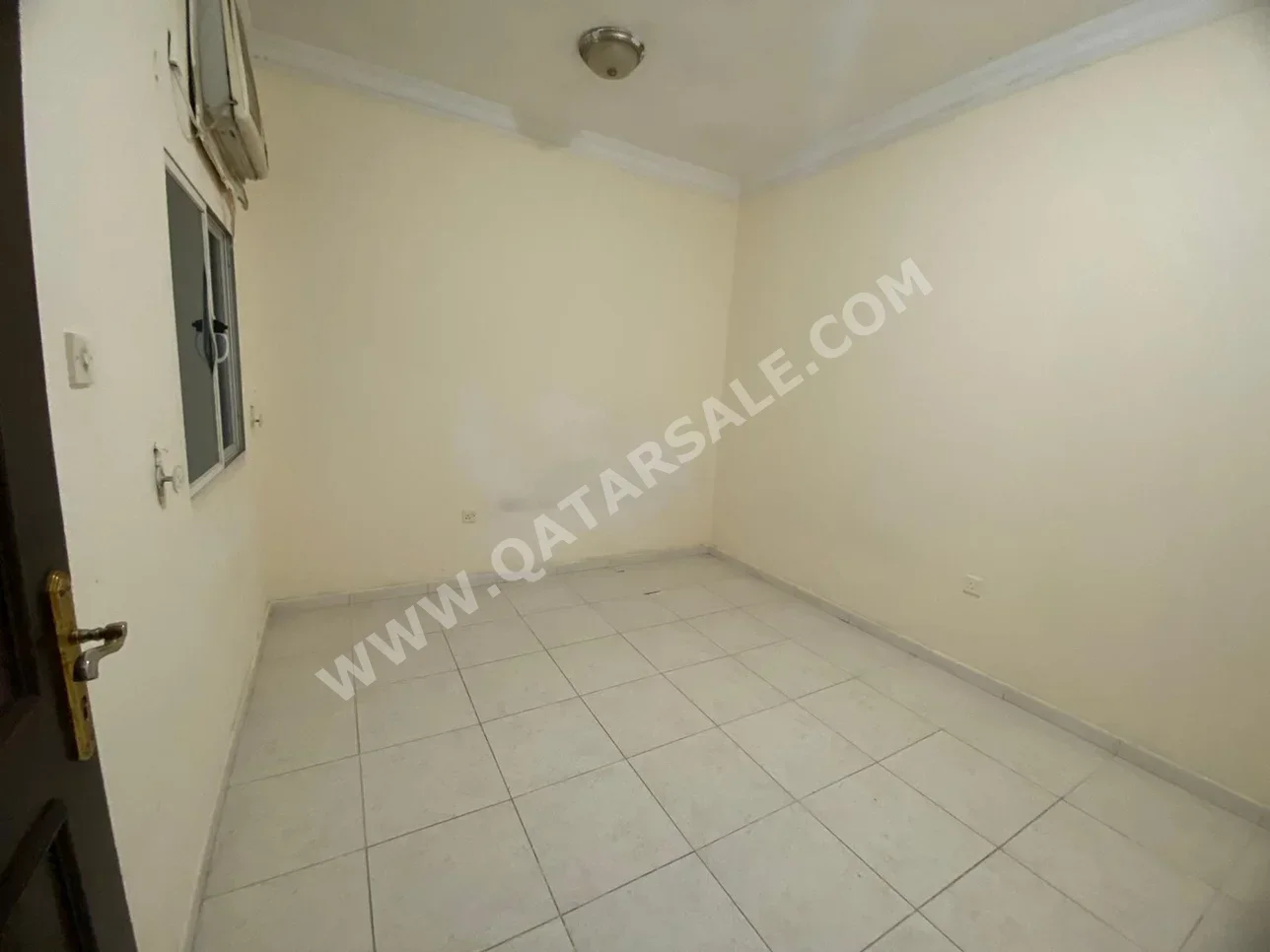 2 Bedrooms  Apartment  in Doha -  Madinat Khalifa South  Not Furnished