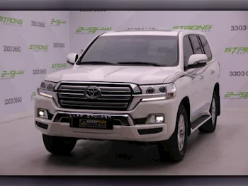 Toyota  Land Cruiser  GXR  2018  Automatic  297,000 Km  8 Cylinder  Four Wheel Drive (4WD)  SUV  White