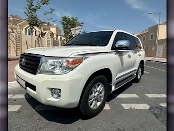 Toyota  Land Cruiser  GXR  2013  Automatic  274,000 Km  8 Cylinder  Four Wheel Drive (4WD)  SUV  White