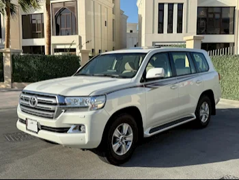 Toyota  Land Cruiser  GXR  2018  Automatic  198,000 Km  6 Cylinder  Four Wheel Drive (4WD)  SUV  White