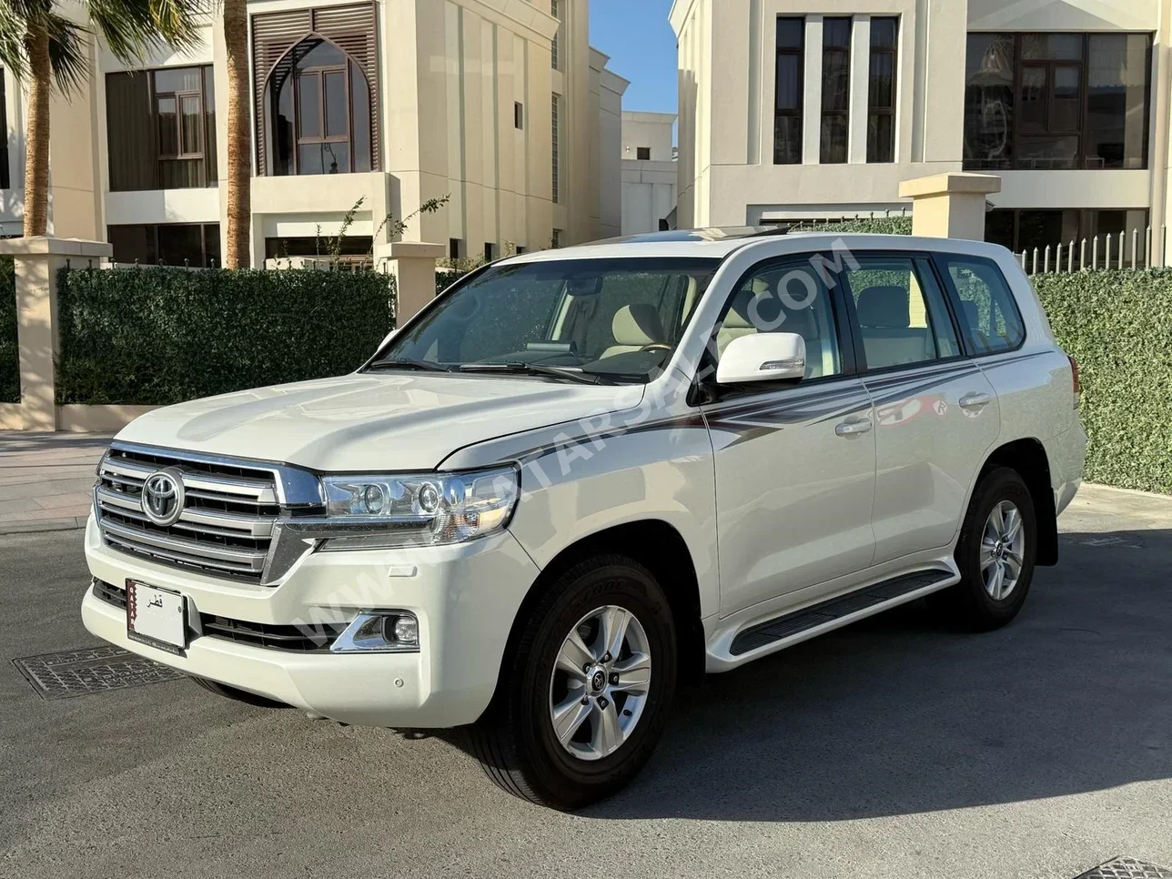 Toyota  Land Cruiser  GXR  2018  Automatic  198,000 Km  6 Cylinder  Four Wheel Drive (4WD)  SUV  White