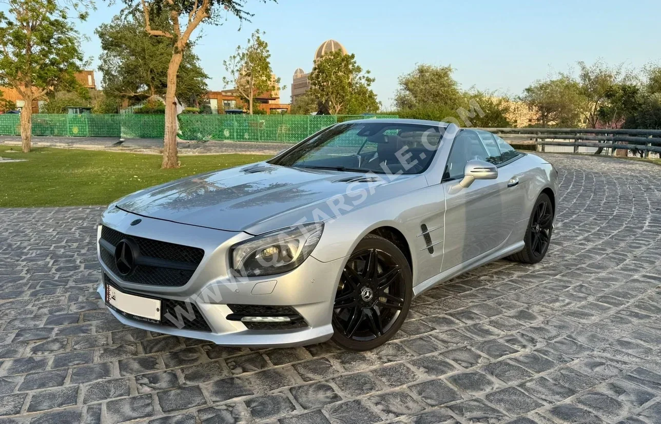 مرسيدس - بنز  اس ال  500 AMG  2016  اوتوماتيك  45,000 كم  8 سلندر  دفع خلفي  كشف  فضي