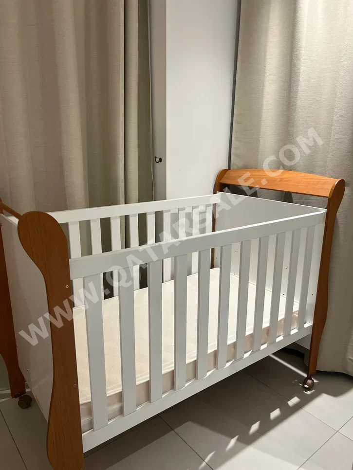 Beds - Home Center  - Crib  - White  - Mattress Included