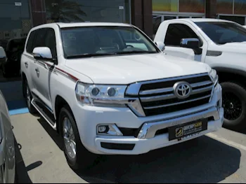 Toyota  Land Cruiser  GXR  2020  Automatic  160,000 Km  8 Cylinder  Four Wheel Drive (4WD)  SUV  White  With Warranty