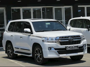 Toyota  Land Cruiser  VXR  2021  Automatic  133,000 Km  8 Cylinder  Four Wheel Drive (4WD)  SUV  White