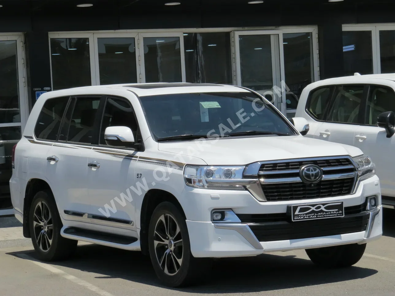 Toyota  Land Cruiser  VXR  2021  Automatic  133,000 Km  8 Cylinder  Four Wheel Drive (4WD)  SUV  White
