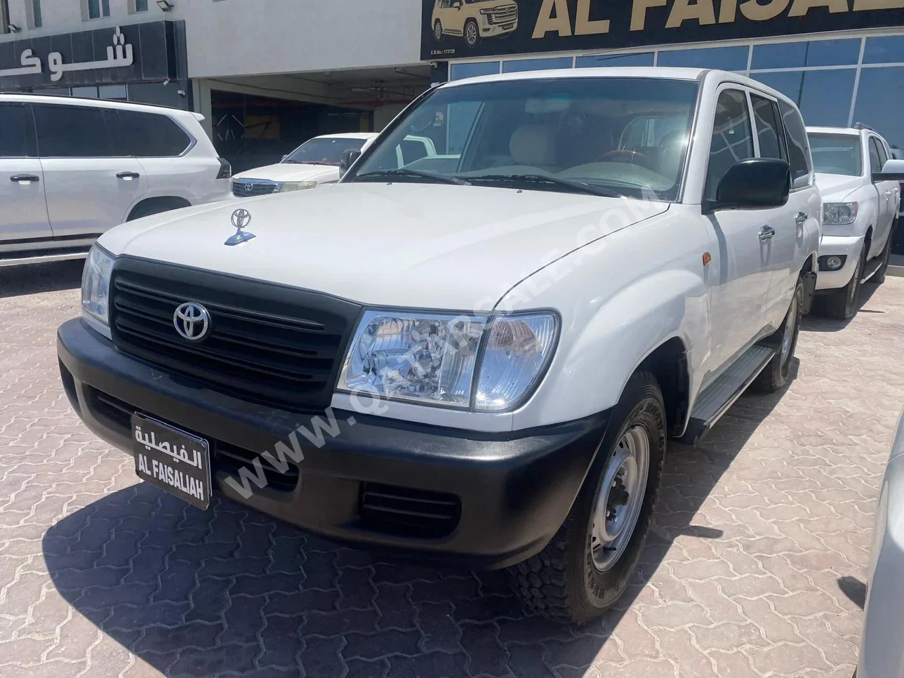 Toyota  Land Cruiser  GX  2005  Automatic  235,000 Km  6 Cylinder  Four Wheel Drive (4WD)  SUV  White