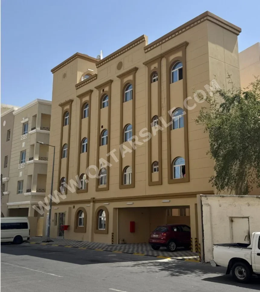 مباني ,ابراج ومجمعات - سكن عائلي  - الدوحة  - فريج بن عمران