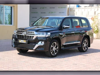  Toyota  Land Cruiser  GXR- Grand Touring  2021  Automatic  106,000 Km  8 Cylinder  Four Wheel Drive (4WD)  SUV  Black  With Warranty