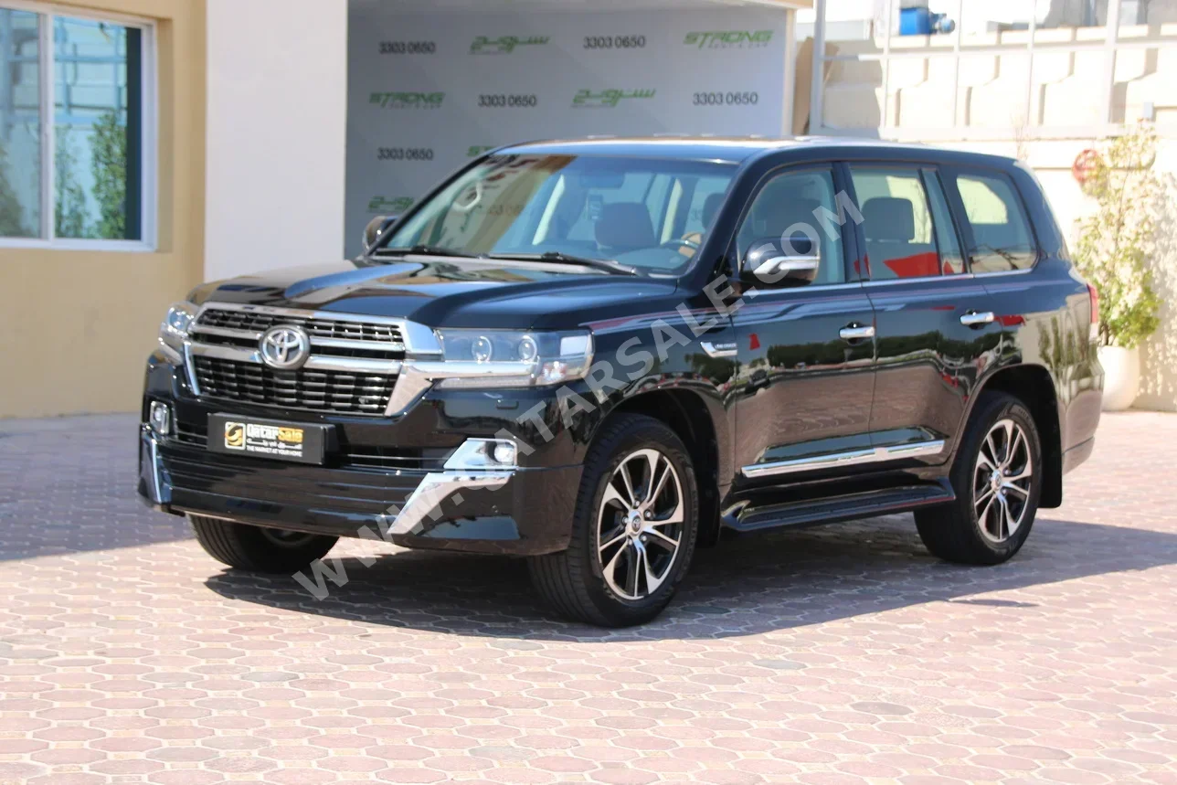  Toyota  Land Cruiser  GXR- Grand Touring  2021  Automatic  106,000 Km  8 Cylinder  Four Wheel Drive (4WD)  SUV  Black  With Warranty