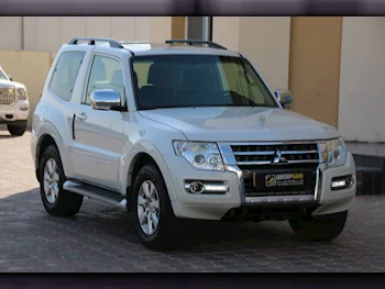  Mitsubishi  Pajero  2015  Automatic  195,000 Km  6 Cylinder  Four Wheel Drive (4WD)  SUV  White  With Warranty