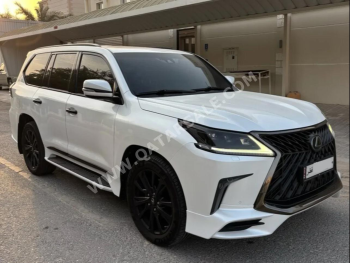 لكزس  ال اكس  570 اس بلاك ايديشن  2019  اوتوماتيك  210,000 كم  8 سلندر  دفع رباعي  اس يو في  أبيض لؤلؤي