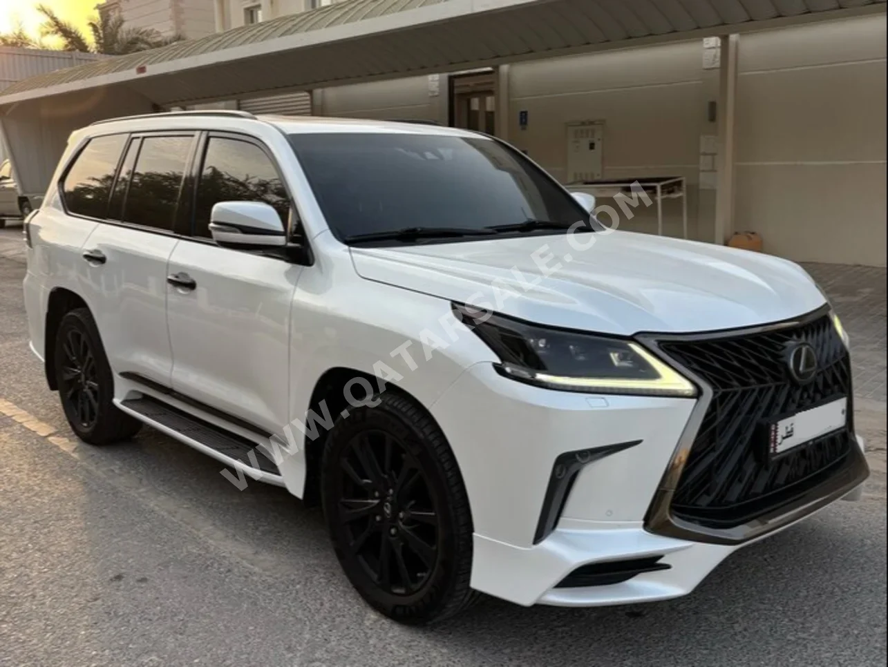 لكزس  ال اكس  570 اس بلاك ايديشن  2019  اوتوماتيك  210,000 كم  8 سلندر  دفع رباعي  اس يو في  أبيض لؤلؤي