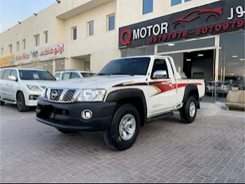 نيسان  باترول  بيك اب  2018  عادي  145,000 كم  6 سلندر  دفع رباعي  بيكب  أبيض