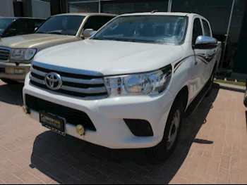 Toyota  Hilux  2019  Automatic  30,000 Km  4 Cylinder  Four Wheel Drive (4WD)  Pick Up  White