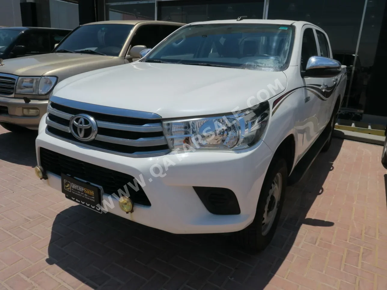 Toyota  Hilux  2019  Automatic  30,000 Km  4 Cylinder  Four Wheel Drive (4WD)  Pick Up  White
