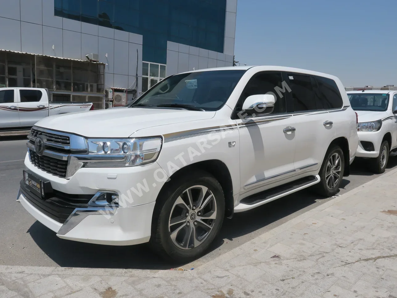 Toyota  Land Cruiser  VXR  2020  Automatic  108,000 Km  8 Cylinder  Four Wheel Drive (4WD)  SUV  White