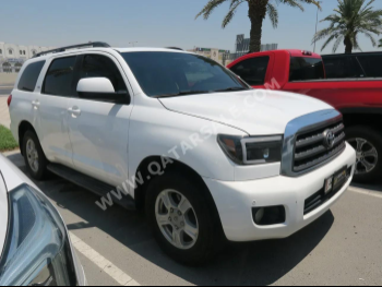 Toyota  Sequoia  2012  Automatic  209,000 Km  8 Cylinder  Four Wheel Drive (4WD)  SUV  White