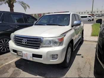 Toyota  Land Cruiser  GXR  2012  Automatic  332,000 Km  8 Cylinder  Four Wheel Drive (4WD)  SUV  White