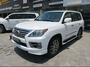 لكزس  ال اكس  570  2013  اوتوماتيك  375,000 كم  8 سلندر  دفع رباعي  اس يو في  أبيض
