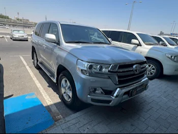 تويوتا  لاند كروزر  جي اكس ار  2019  اوتوماتيك  124,000 كم  6 سلندر  دفع رباعي  اس يو في  فضي