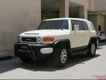 Toyota  FJ Cruiser  2014  Automatic  185,000 Km  6 Cylinder  Four Wheel Drive (4WD)  SUV  White