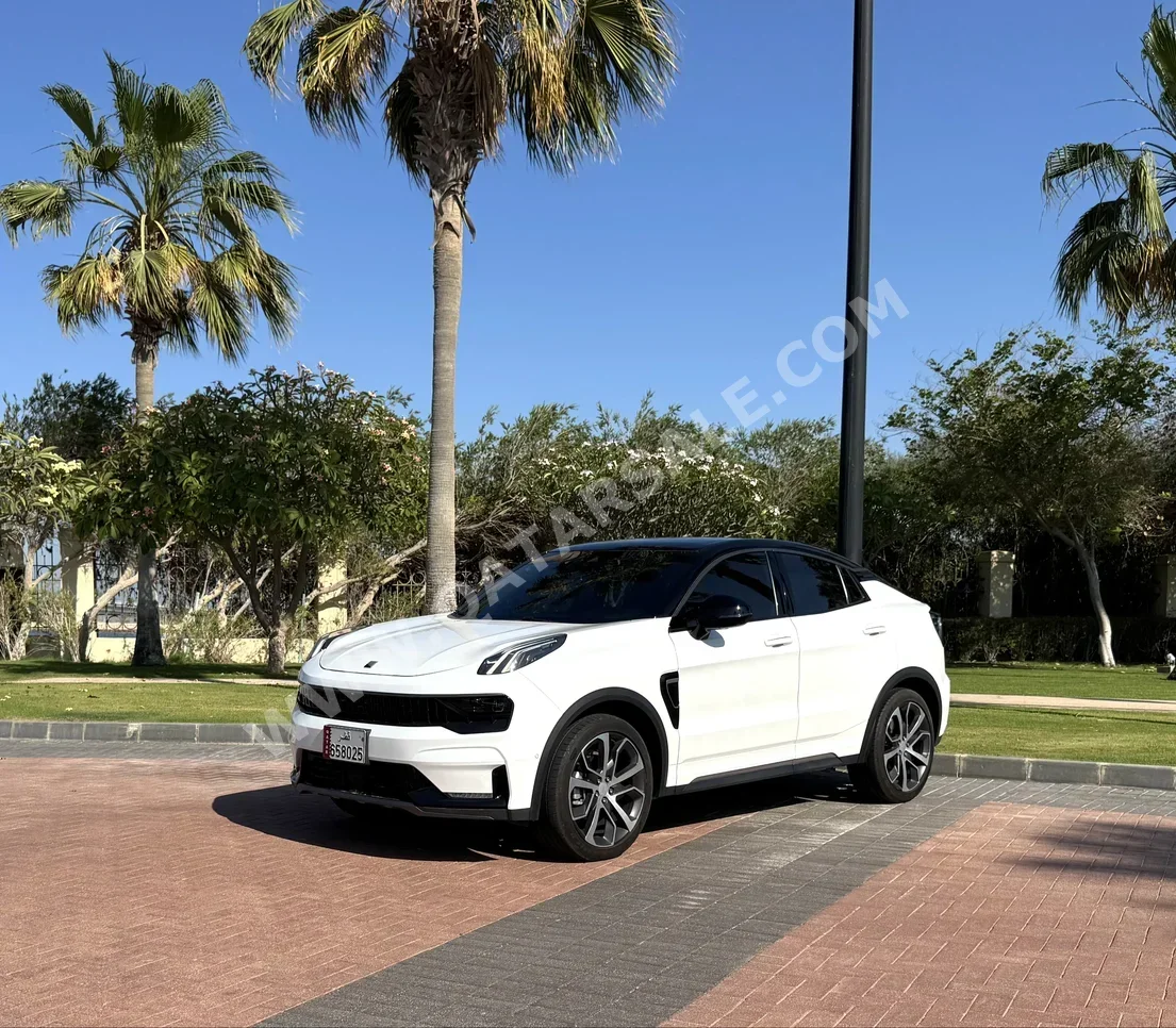Lynk & Co  05  Hyper Halo  2024  Automatic  15,000 Km  4 Cylinder  All Wheel Drive (AWD)  SUV  White  With Warranty
