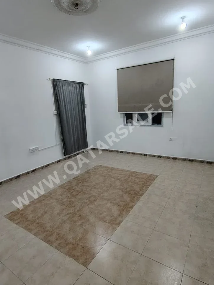 1 Bedrooms  Studio  For Rent  in Umm Salal -  Al Kharaitiyat  Not Furnished