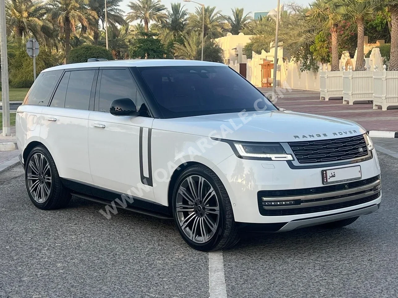 Land Rover  Range Rover  Vogue HSE  2023  Automatic  16,000 Km  8 Cylinder  All Wheel Drive (AWD)  SUV  White  With Warranty