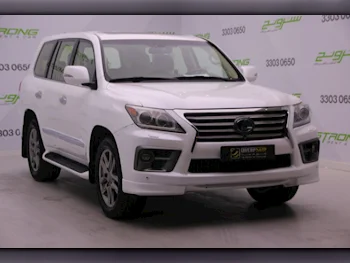 Lexus  LX  570  2015  Automatic  247,000 Km  8 Cylinder  Four Wheel Drive (4WD)  SUV  White