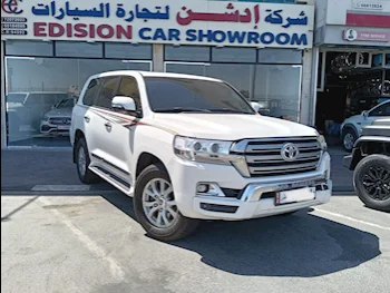 Toyota  Land Cruiser  GXR  2018  Automatic  174,000 Km  8 Cylinder  Four Wheel Drive (4WD)  SUV  White