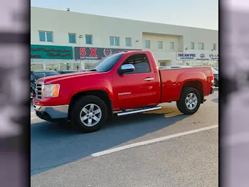 GMC  Sierra  SLE  2013  Automatic  362,000 Km  8 Cylinder  Four Wheel Drive (4WD)  Pick Up  Red