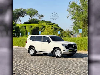Toyota  Land Cruiser  GX  2022  Automatic  42,960 Km  6 Cylinder  Four Wheel Drive (4WD)  SUV  White  With Warranty