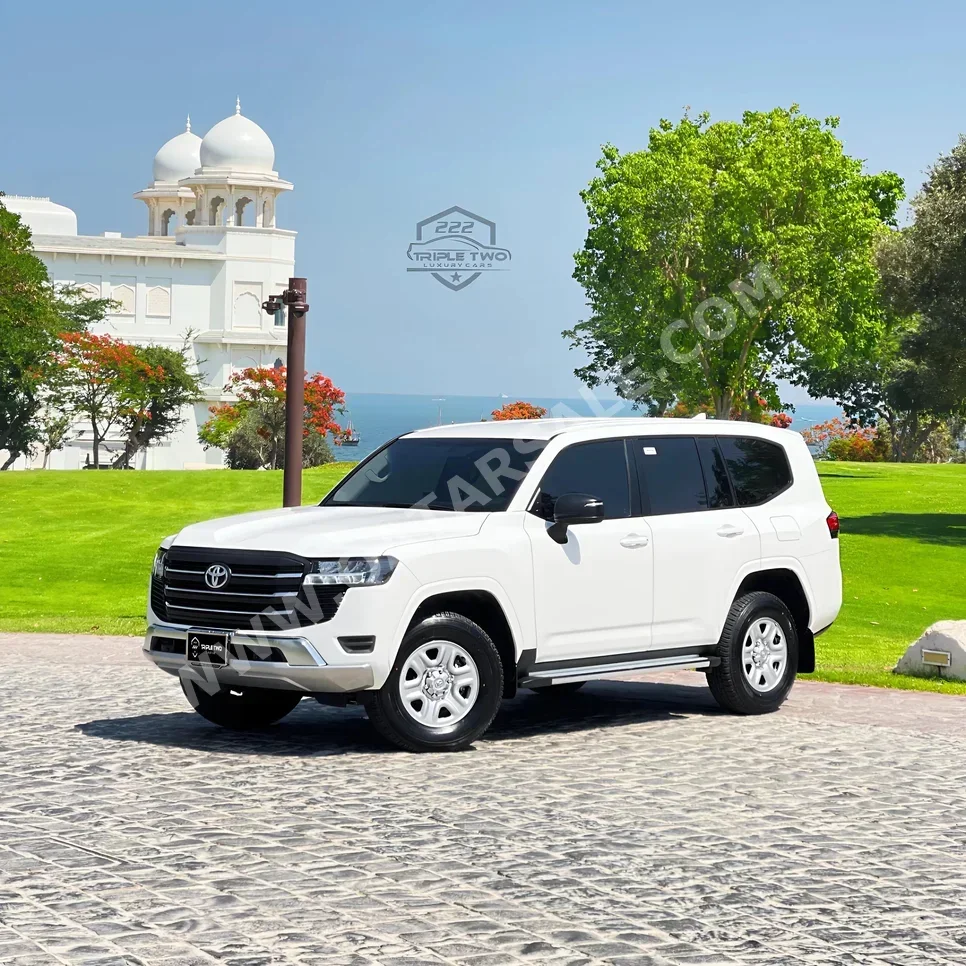 Toyota  Land Cruiser  GX  2024  Automatic  31,400 Km  6 Cylinder  Four Wheel Drive (4WD)  SUV  White  With Warranty