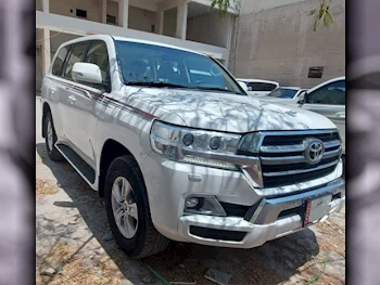 Toyota  Land Cruiser  GXR  2020  Automatic  367,000 Km  6 Cylinder  Four Wheel Drive (4WD)  SUV  White